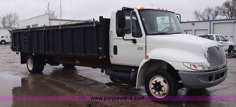 image for item K2415 2007 International 4100 dump truck