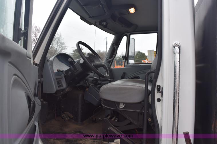 image for item K2415 2007 International 4100 dump truck
