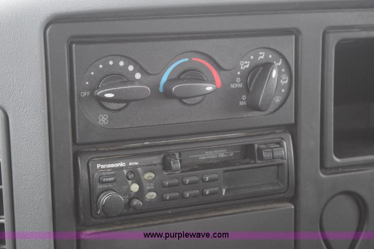 image for item K2415 2007 International 4100 dump truck