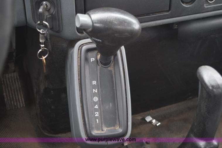 image for item K2415 2007 International 4100 dump truck