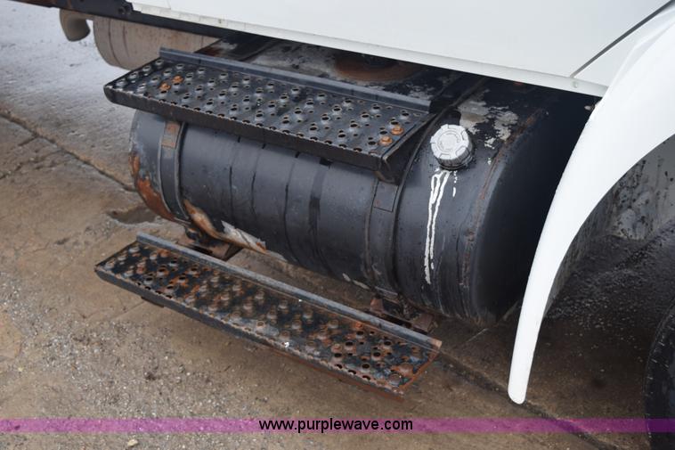 image for item K2415 2007 International 4100 dump truck