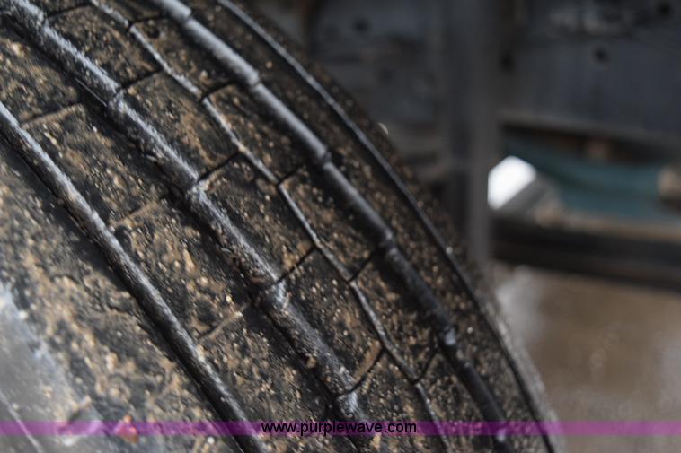 image for item K2415 2007 International 4100 dump truck