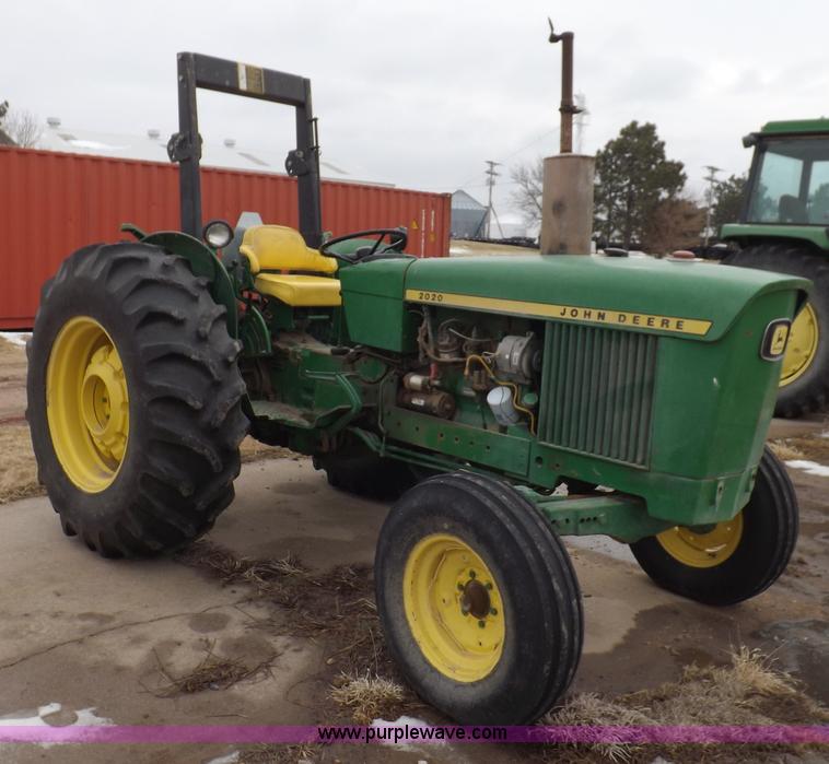 image for item K3215 John Deere 2020 tractor