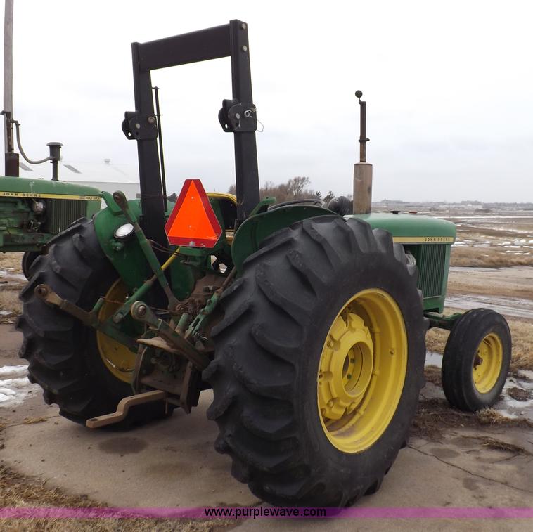 image for item K3215 John Deere 2020 tractor