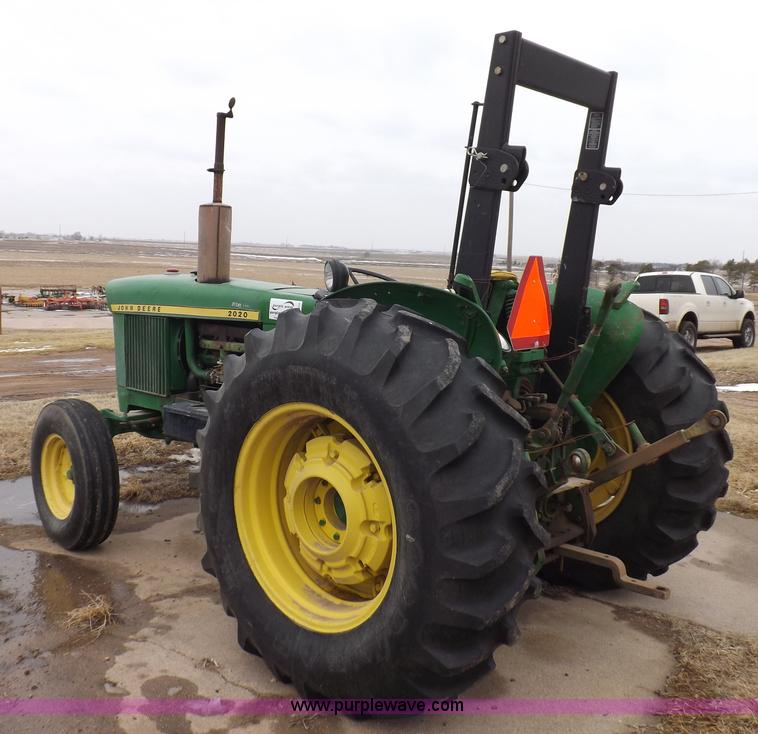 image for item K3215 John Deere 2020 tractor