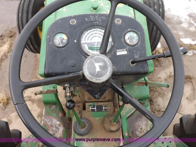 image for item K3215 John Deere 2020 tractor