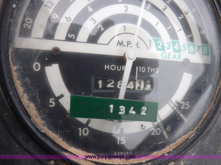 image for item K3215 John Deere 2020 tractor