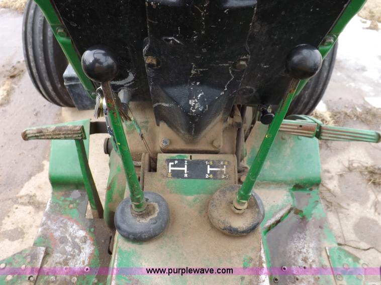 image for item K3215 John Deere 2020 tractor