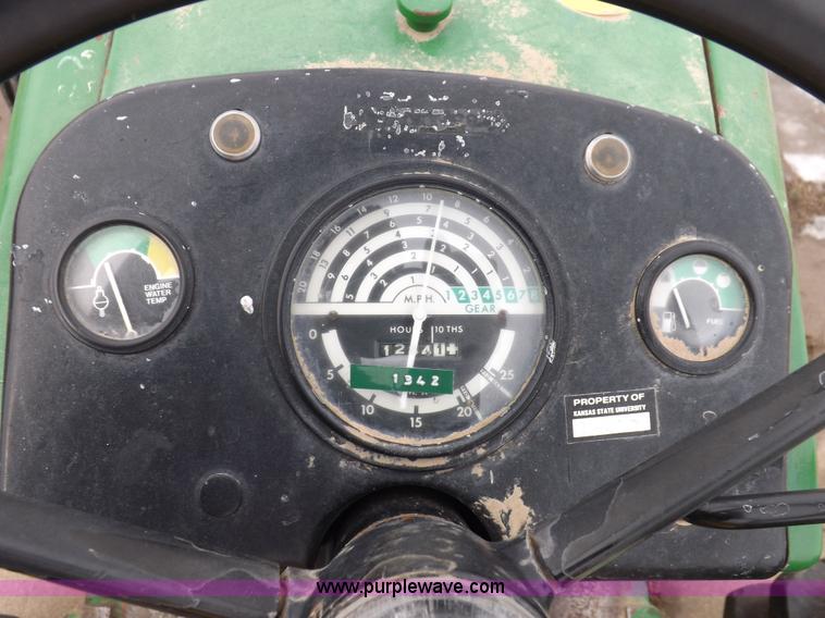 image for item K3215 John Deere 2020 tractor