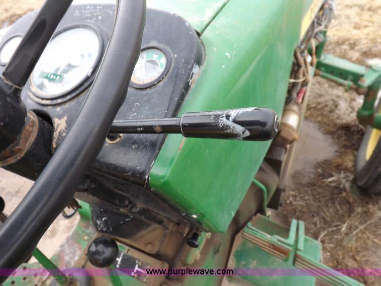 image for item K3215 John Deere 2020 tractor