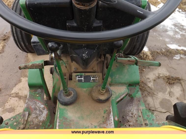 image for item K3215 John Deere 2020 tractor