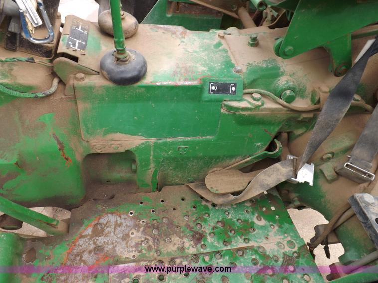 image for item K3215 John Deere 2020 tractor