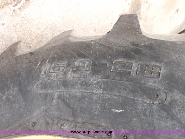 image for item K3215 John Deere 2020 tractor