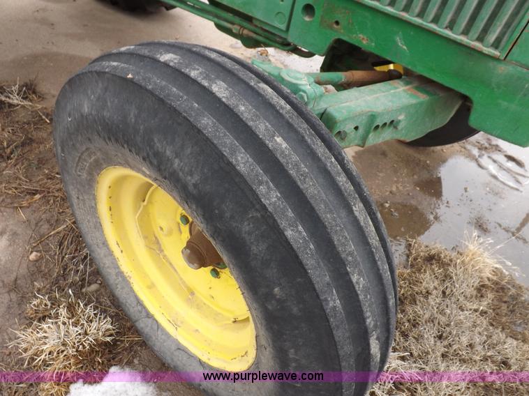 image for item K3215 John Deere 2020 tractor