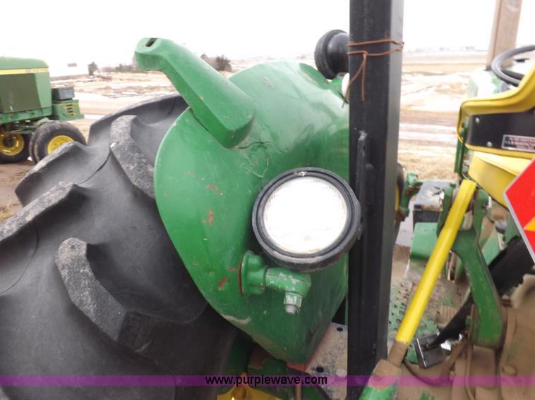 image for item K3215 John Deere 2020 tractor