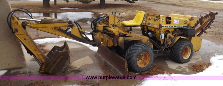 image for item K3218 Case Davis 30T4 trencher