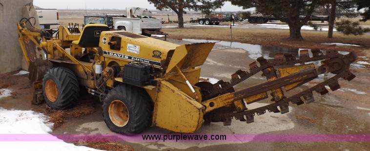 image for item K3218 Case Davis 30T4 trencher