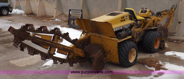 image for item K3218 Case Davis 30T4 trencher