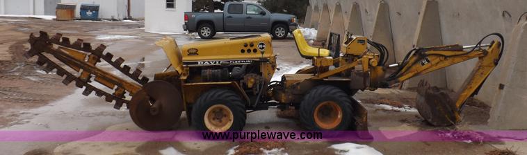 image for item K3218 Case Davis 30T4 trencher