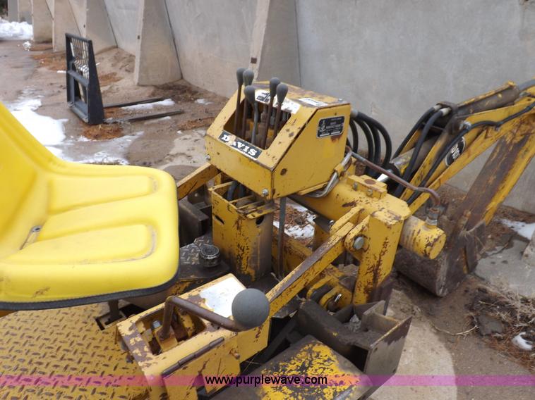 image for item K3218 Case Davis 30T4 trencher