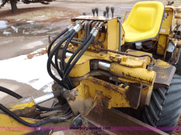 image for item K3218 Case Davis 30T4 trencher