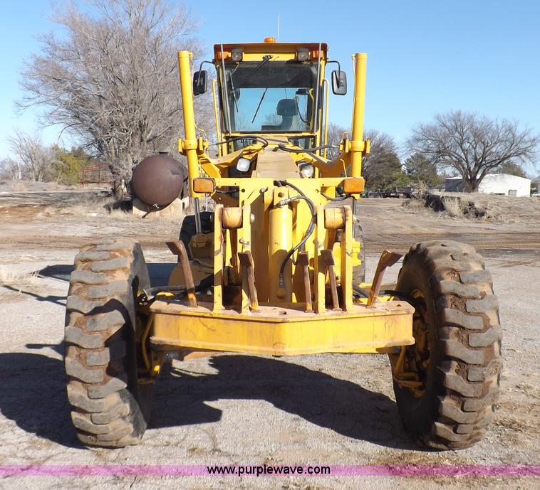 image for item K3227 2001 John Deere 772CH motor grader