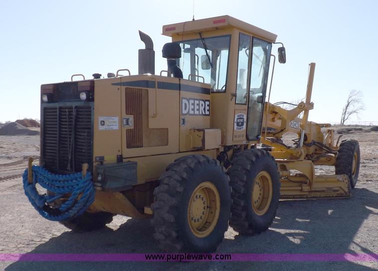 image for item K3227 2001 John Deere 772CH motor grader