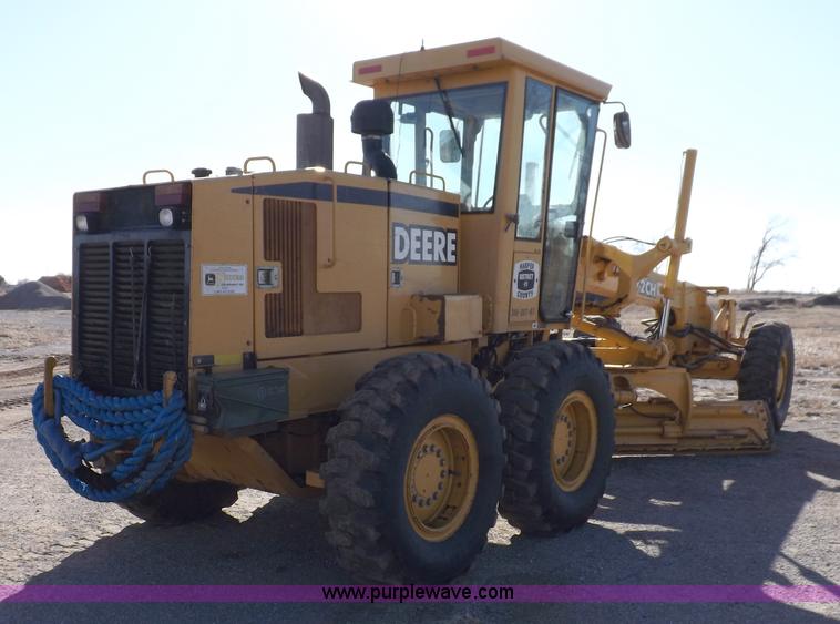 image for item K3227 2001 John Deere 772CH motor grader