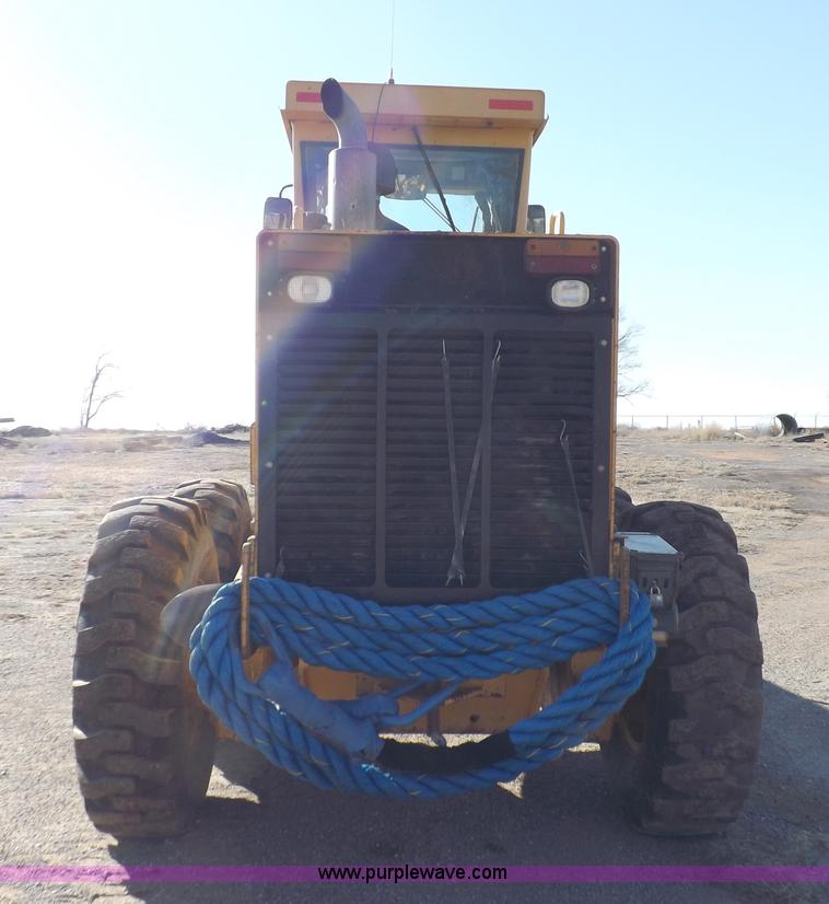 image for item K3227 2001 John Deere 772CH motor grader