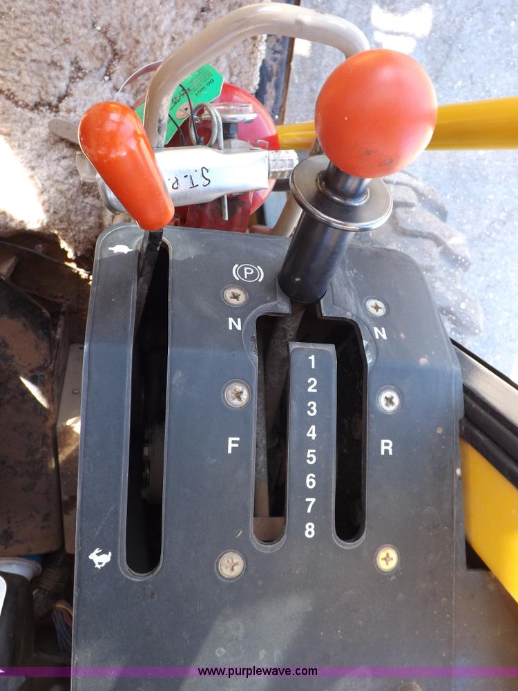 image for item K3227 2001 John Deere 772CH motor grader