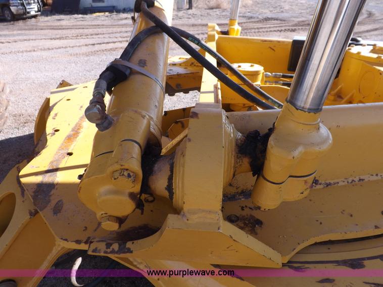 image for item K3227 2001 John Deere 772CH motor grader