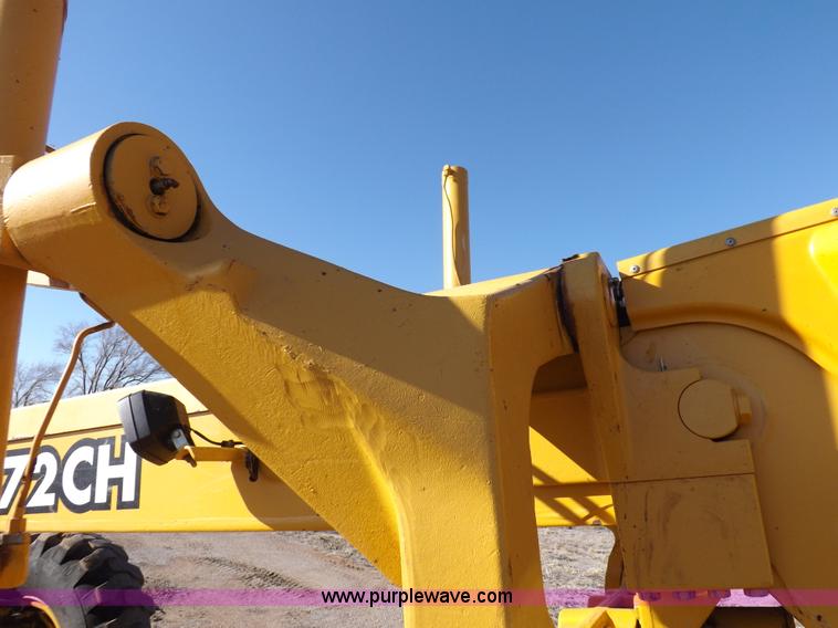 image for item K3227 2001 John Deere 772CH motor grader