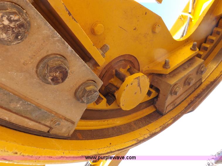 image for item K3227 2001 John Deere 772CH motor grader