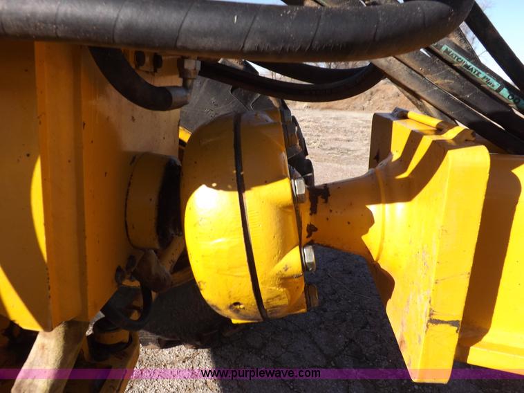 image for item K3227 2001 John Deere 772CH motor grader