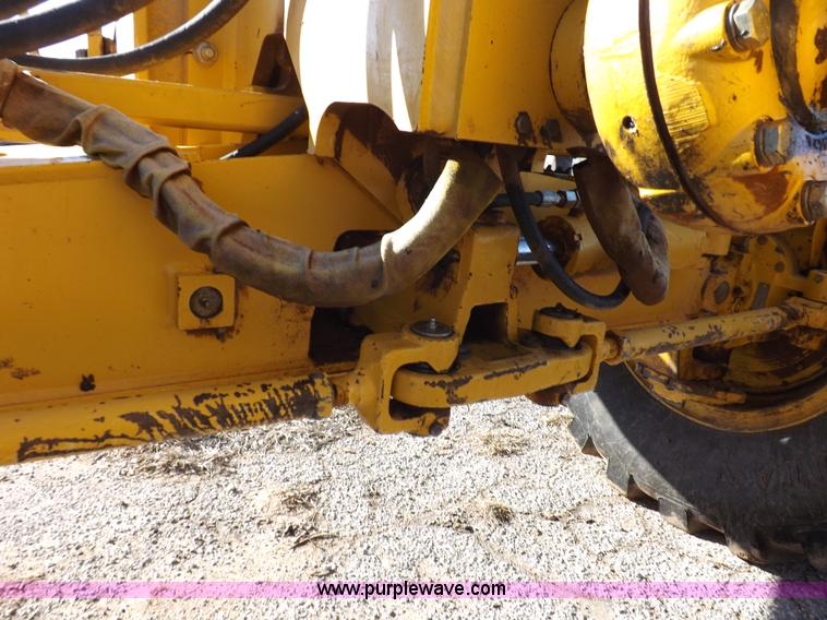 image for item K3227 2001 John Deere 772CH motor grader