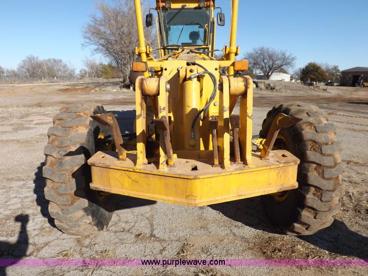 image for item K3227 2001 John Deere 772CH motor grader