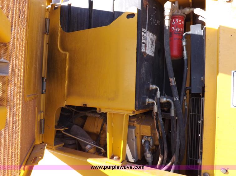 image for item K3227 2001 John Deere 772CH motor grader