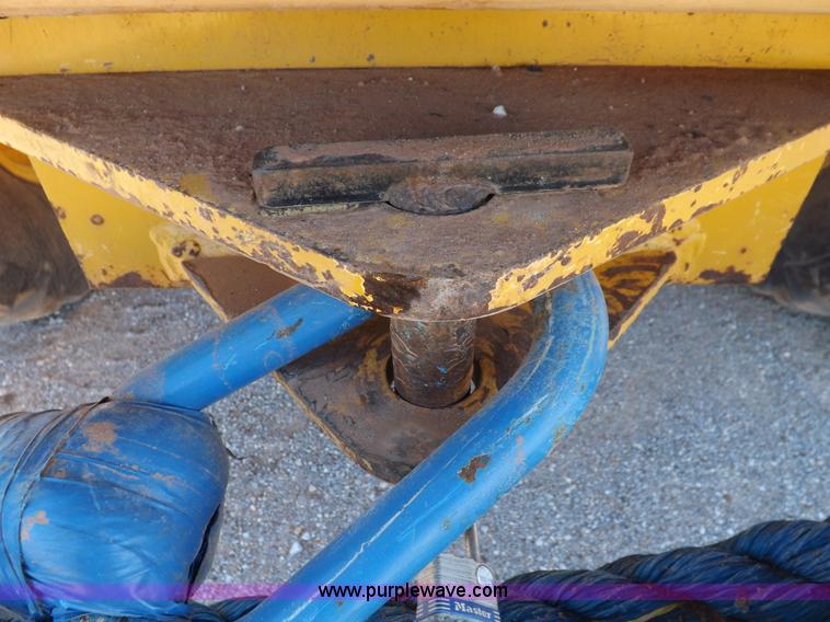 image for item K3227 2001 John Deere 772CH motor grader