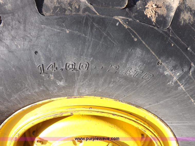 image for item K3227 2001 John Deere 772CH motor grader