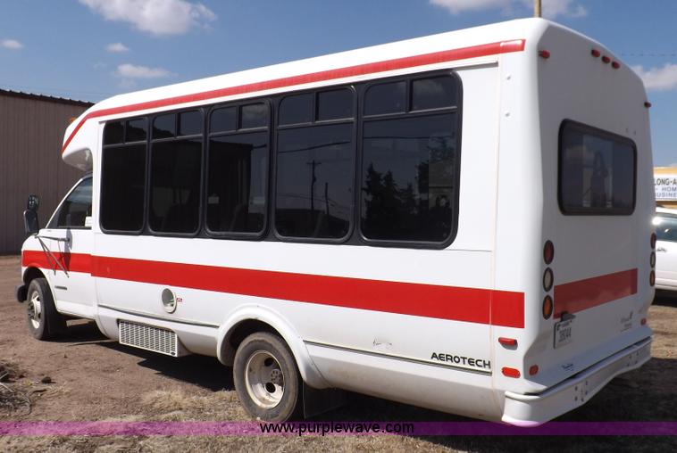 image for item K3238 2002 Chevrolet Express G3500 bus