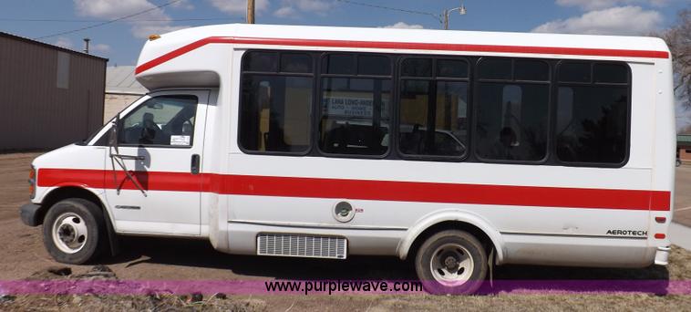 image for item K3238 2002 Chevrolet Express G3500 bus