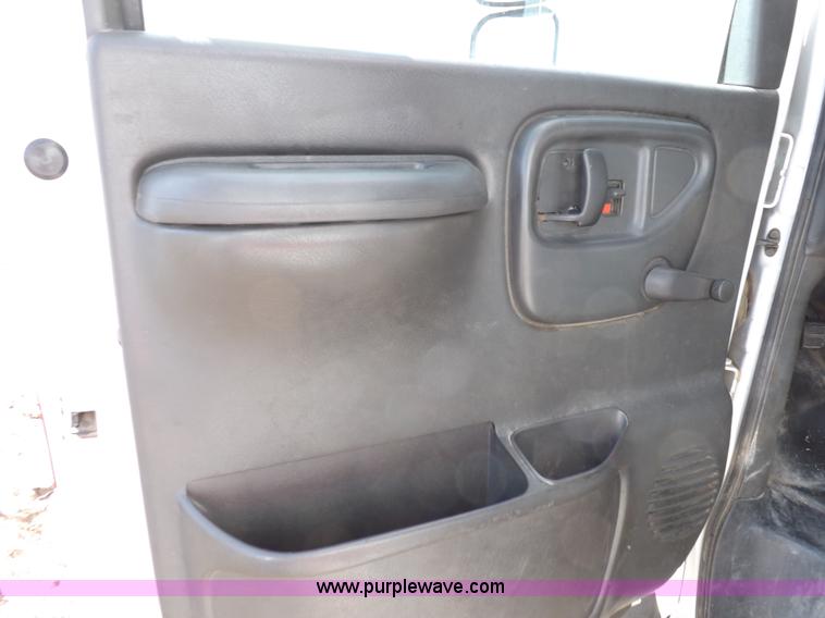 image for item K3238 2002 Chevrolet Express G3500 bus
