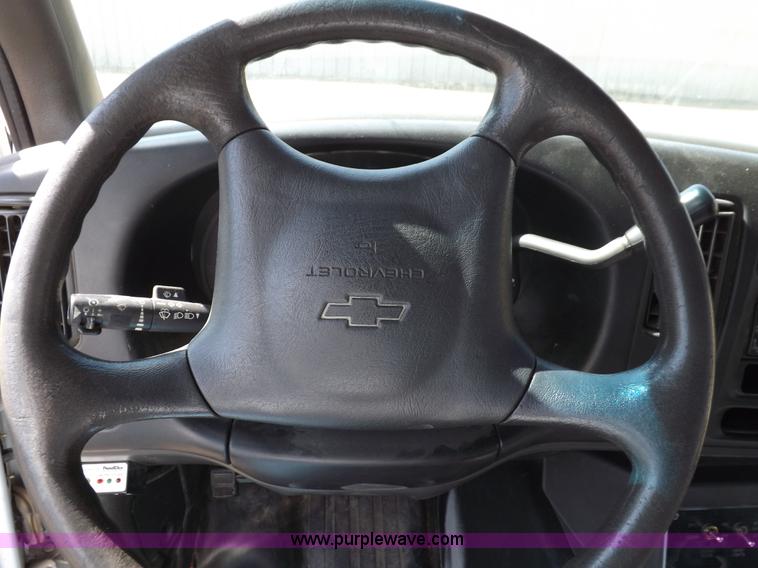 image for item K3238 2002 Chevrolet Express G3500 bus