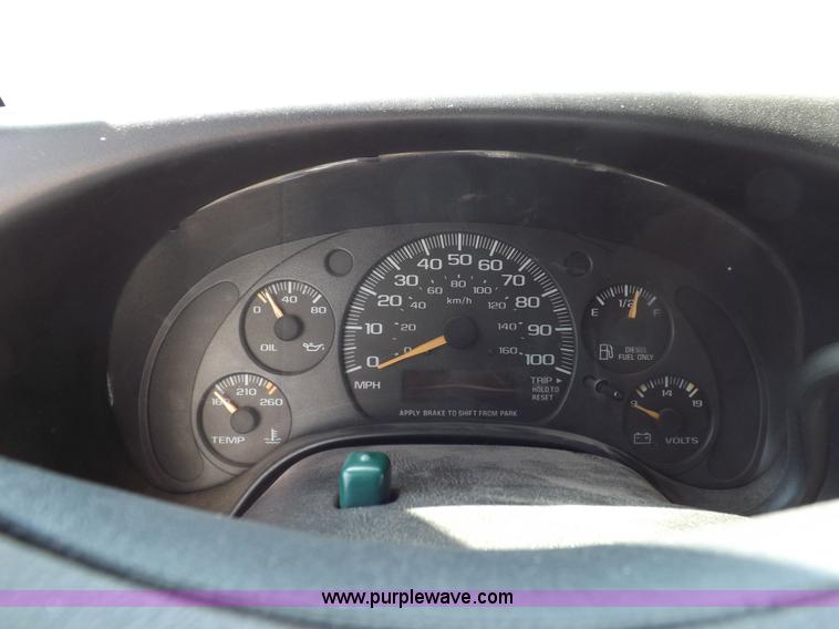 image for item K3238 2002 Chevrolet Express G3500 bus