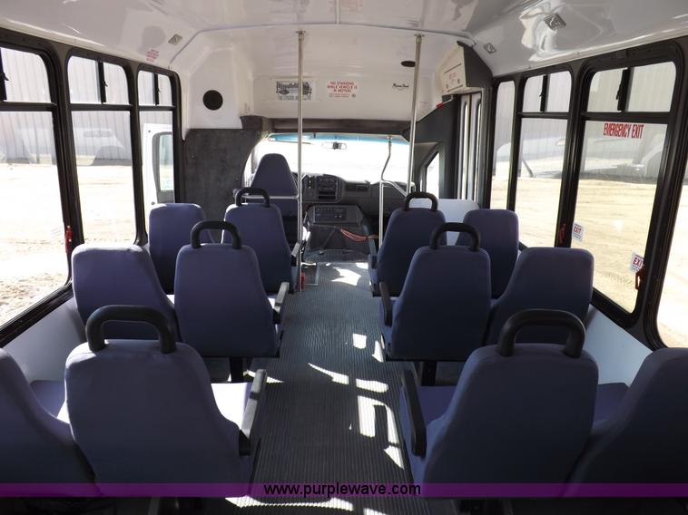 image for item K3238 2002 Chevrolet Express G3500 bus
