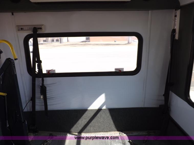 image for item K3238 2002 Chevrolet Express G3500 bus