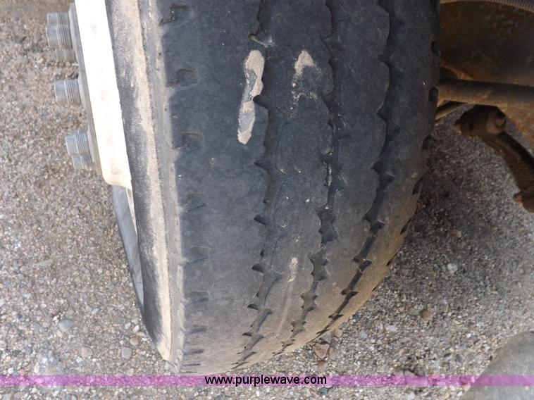 image for item K3238 2002 Chevrolet Express G3500 bus