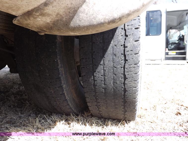 image for item K3238 2002 Chevrolet Express G3500 bus
