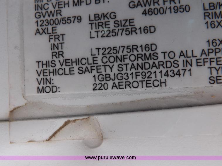image for item K3238 2002 Chevrolet Express G3500 bus