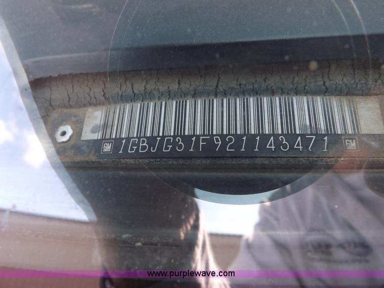 image for item K3238 2002 Chevrolet Express G3500 bus